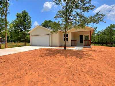 329 Keanahalululu Ln Bastrop, TX 78602