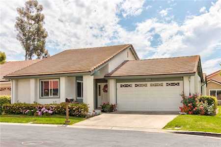 27716 Calle Valdes Mission Viejo, CA 92692