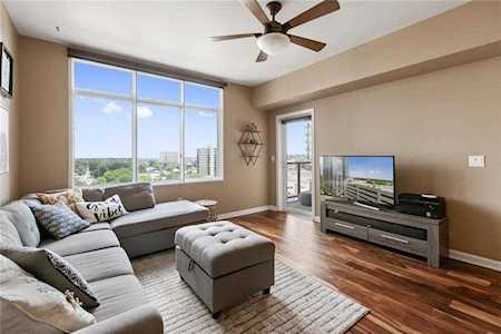 54 Rainey St #1013 Austin, TX 78701