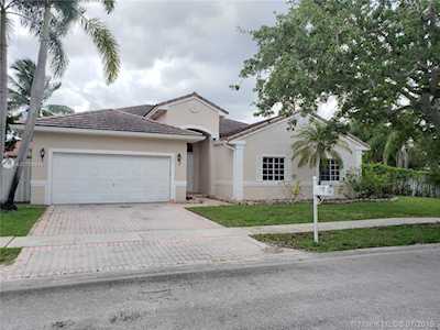 337 SW 185th Ter Pembroke Pines, FL 33029