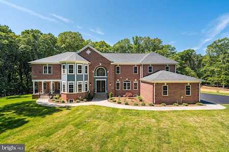 6701 Springfield Dr Lorton, VA 22079