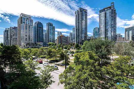 488 Helmcken Street #412 Vancouver, BC V6B 6E4