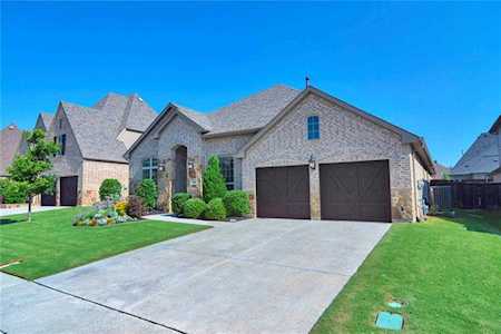 956 Highpoint Way Roanoke, TX 76262