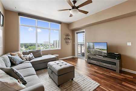54 Rainey St #1013 Austin, TX 78701