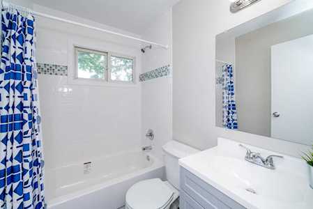 10715 Leelah Ct Louisville, KY 40272