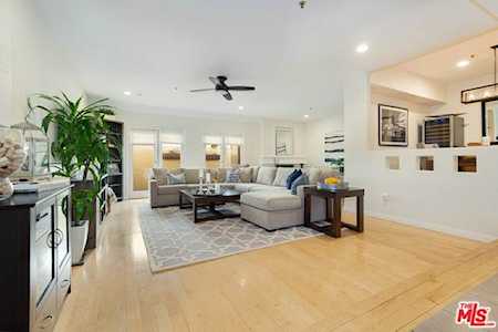 12011 Goshen Avenue #106 Los Angeles, CA 90049