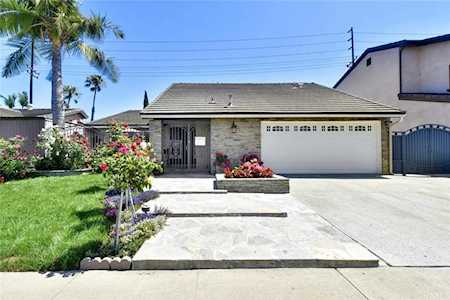 9388 Warbler Avenue Fountain Valley, CA 92708