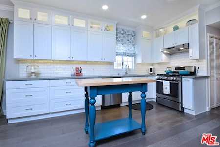 11531 Riverside Drive #202 Valley Village, CA 91602