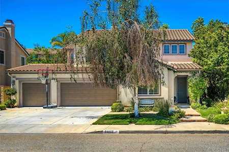 24069 Via Vista Valencia, CA 91354