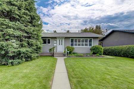 5303 Grove Hill Road SW Calgary, AB T3E 4G7