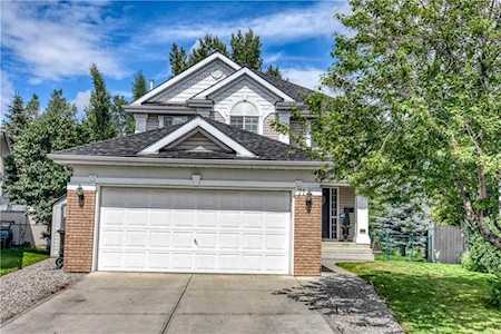 71 Douglas Glen Place SE Calgary, AB T2Z 2M9