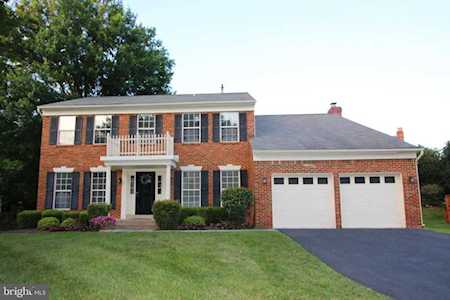6136 Mountain Springs Ln Clifton, VA 20124