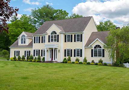 28 Beethoven Ave Walpole, MA 02081