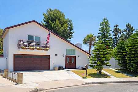 8842 Anthony Drive Huntington Beach, CA 92647