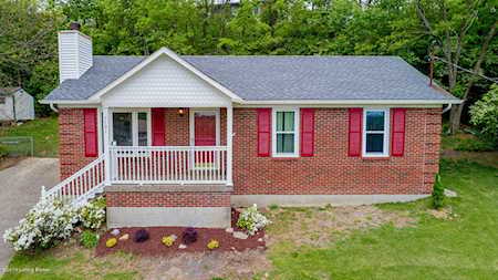 5701 Blue Spruce Ct Louisville, KY 40214