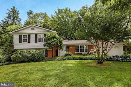 2565 Oak Valley Dr Vienna, VA 22181
