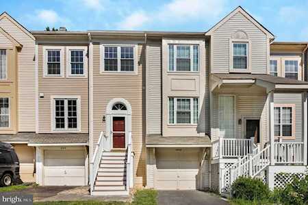 8310 Linden Oaks Ct Lorton, VA 22079