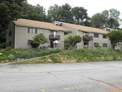 32 Thayer Pond Dr #32-10 Oxford, MA 01537