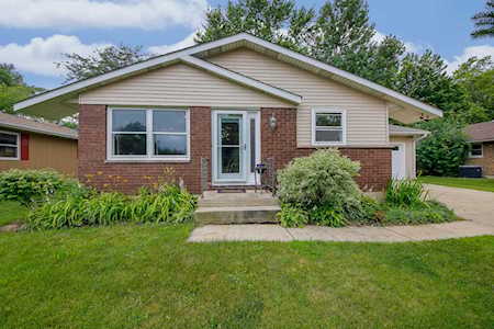 1670 Marikay Ave Aurora, IL 60505