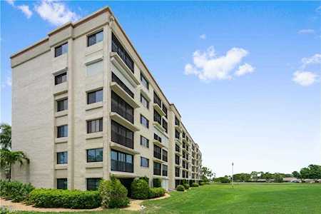 7406 Lake Breeze Dr #319 Fort Myers, FL 33907