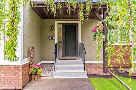 228 Coach Side Road SW Calgary, AB T3H 2T3