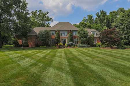2705 Cave Spring Pl Anchorage, KY 40223