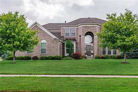 5056 Pebblepointe Pass Zionsville, IN 46077