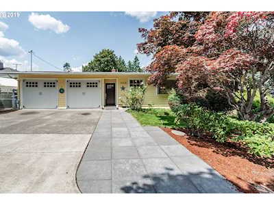 4725 SE Washington Pl Milwaukie, OR 97222