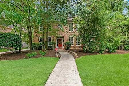 131 Quiet Oak Circle The Woodlands, TX 77381