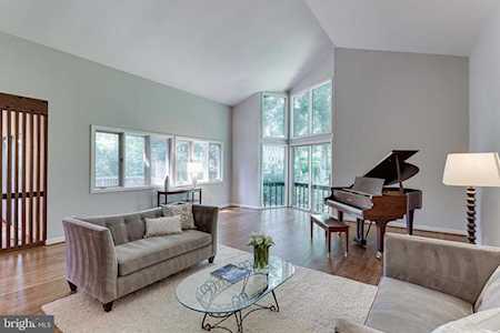 1000 Wilhelm Dr Great Falls, VA 22066