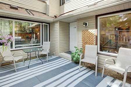 76 Glamis Green SW #164 Calgary, AB T3E 6V1