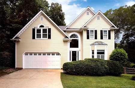 9215 Brightleaf Place Charlotte, NC 28269