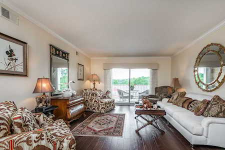 5701 Coach Gate Wynde #45 Louisville, KY 40207