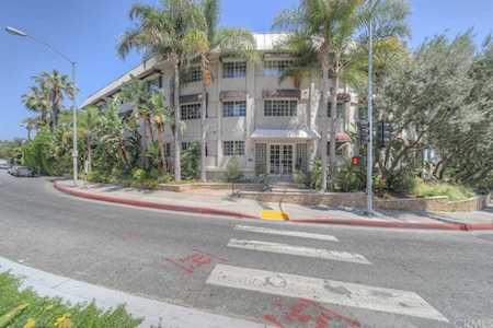 8490 Fountain Avenue #101 West Hollywood, CA 90069