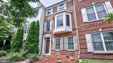2473 Walnut Rocker Ln Herndon, VA 20171