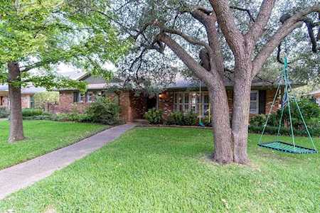 9826 Faircrest Drive Dallas, TX 75238