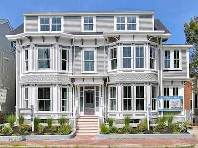 132 High Street #F Newburyport, MA 01950