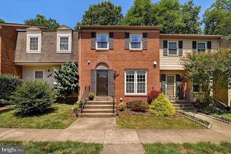9765 High Water Ct Burke, VA 22015