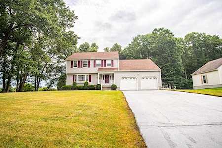 10 Langley Lane Tewksbury, MA 01876