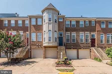 20689 Riptide Square Sterling, VA 20165