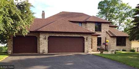 2446 Schadt Drive E Maplewood, MN 55119