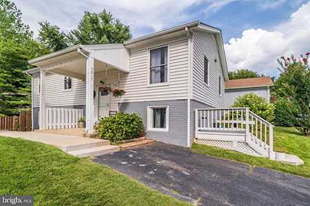 5817 Silchester St Burke, VA 22015
