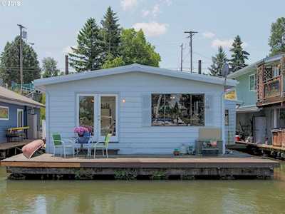 173 NE Bridgeton Rd #18 Portland, OR 97211