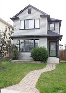 31 Bridlecrest Road SW Calgary, AB T2Y 5J2