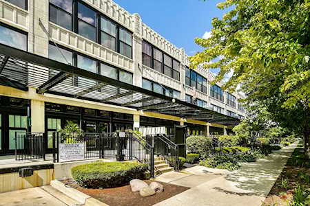 1070 W 15th St #204 Chicago, IL 60608