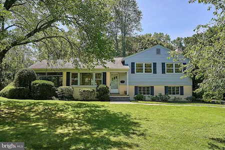 6141 Beachway Dr Falls Church, VA 22041