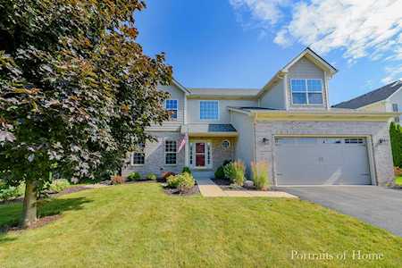 1999 Seaview Dr Aurora, IL 60503