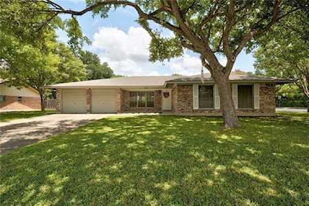 2304 Monarch Dr Austin, TX 78748