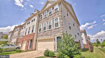 42226 Dean Chapel Sq Dean Chapel Chantilly, VA 20152
