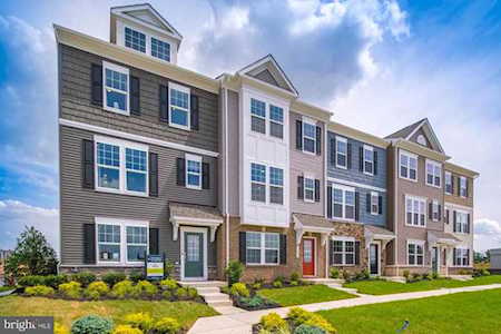 1825 Noyak Ln Fredericksburg, VA 22401
